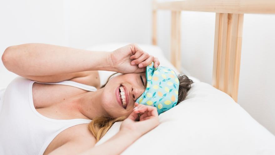 'Pillow face' o cara de almohada: qué es y cómo se evita este efecto que llena las consultas médicas