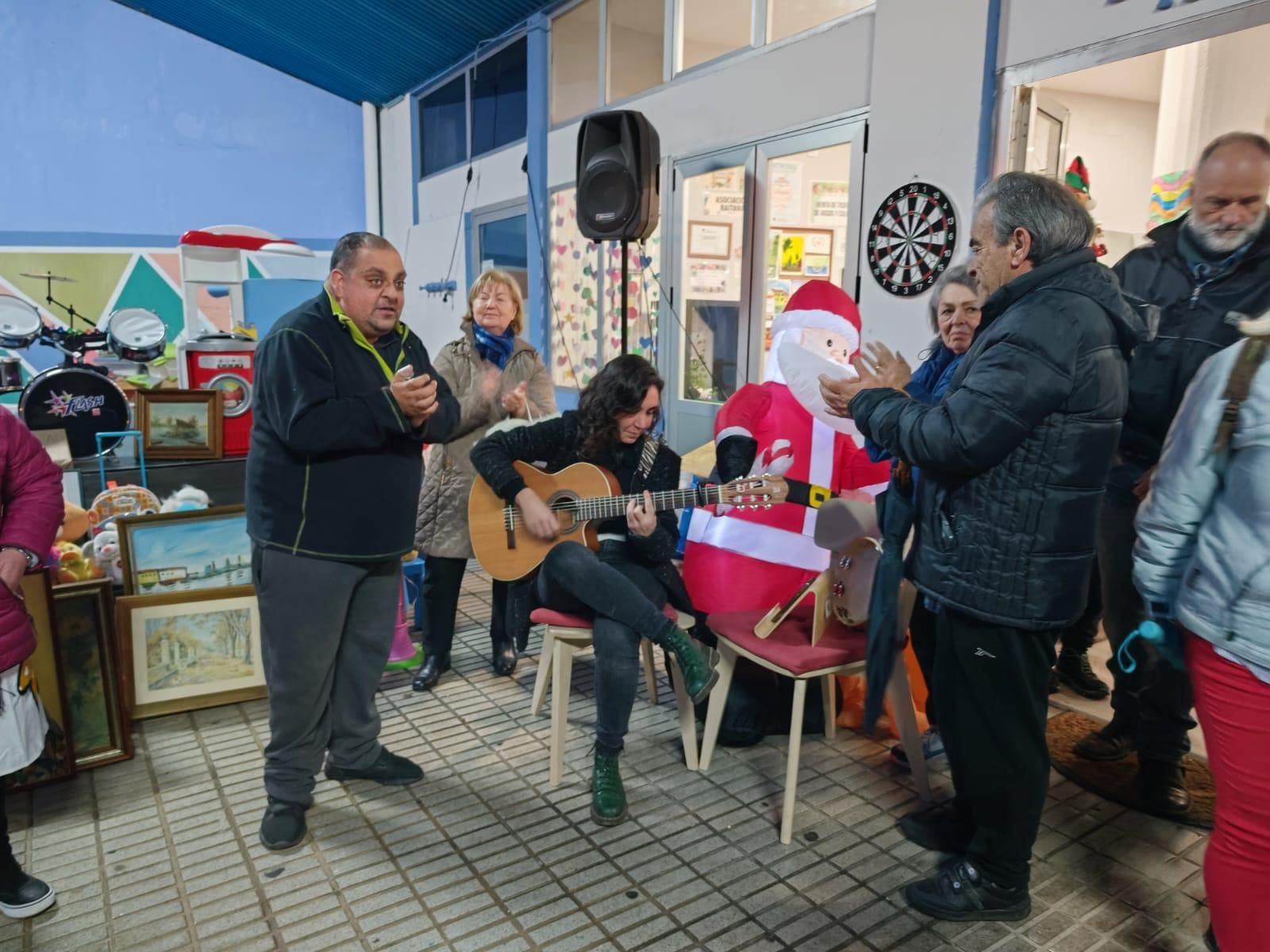 Música, talleres y un sinfín de productos: Raitana inaugura su mercadillo solidario