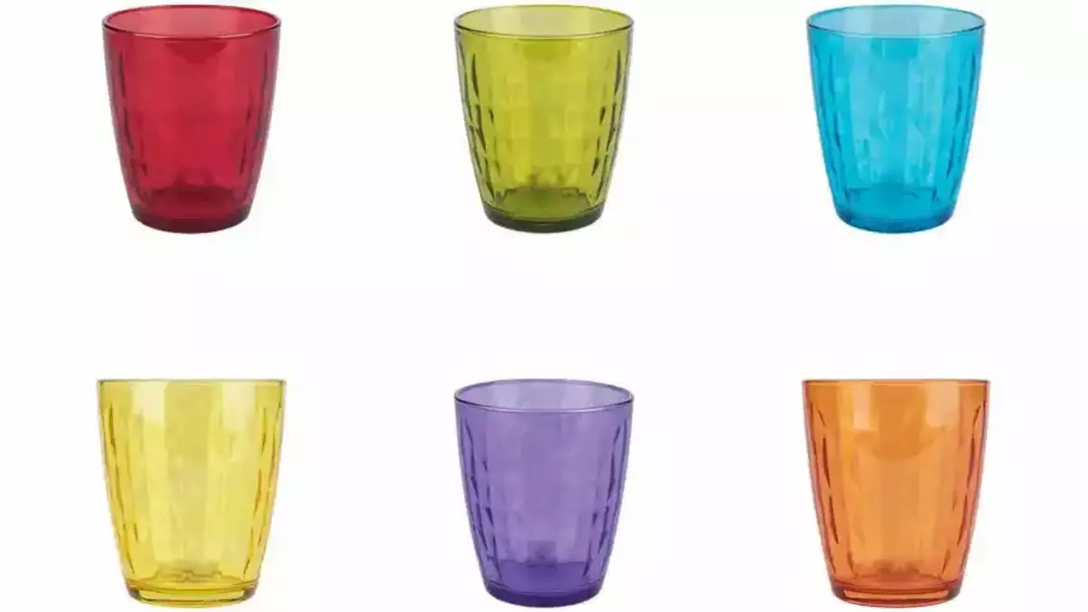 Los vasos de colores están rebajados a 7,99 euros
