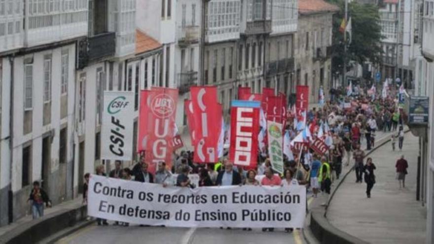 Marcha de profesores en las calles de Santiago