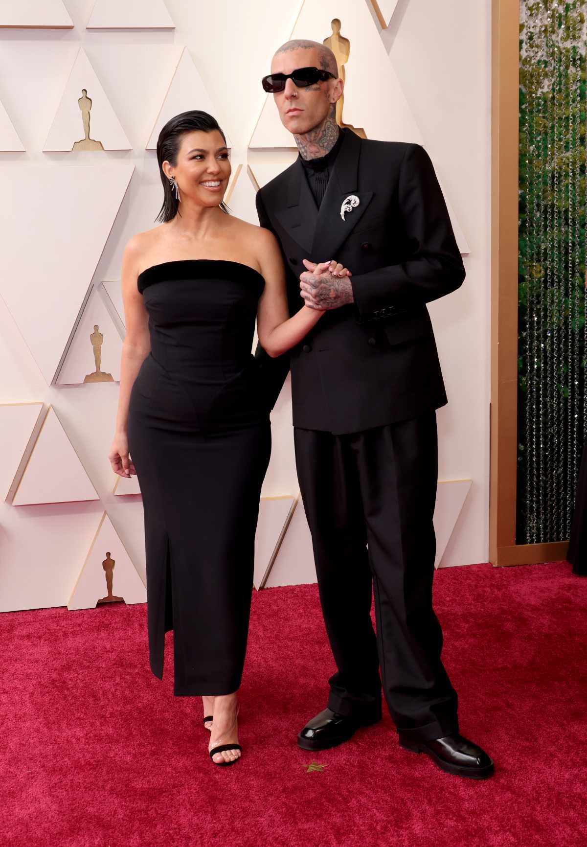 Kourtney Kardashian y Travis Barker en los Premios Oscar 2022