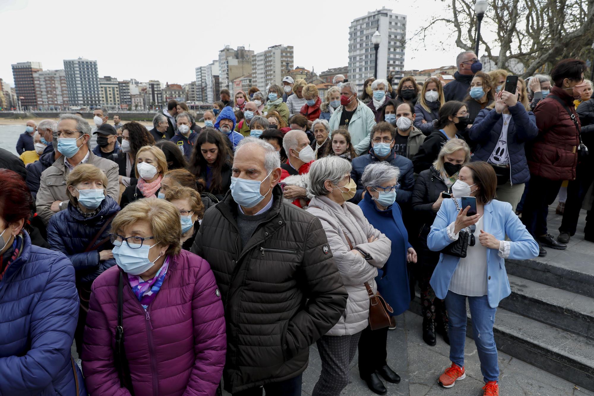 En imágenes: La procesión del Viernes Santo en Gijón