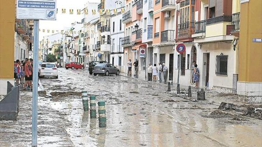 Las fuertes lluvias y una gran tormenta provocan distintos problemas en Cabra