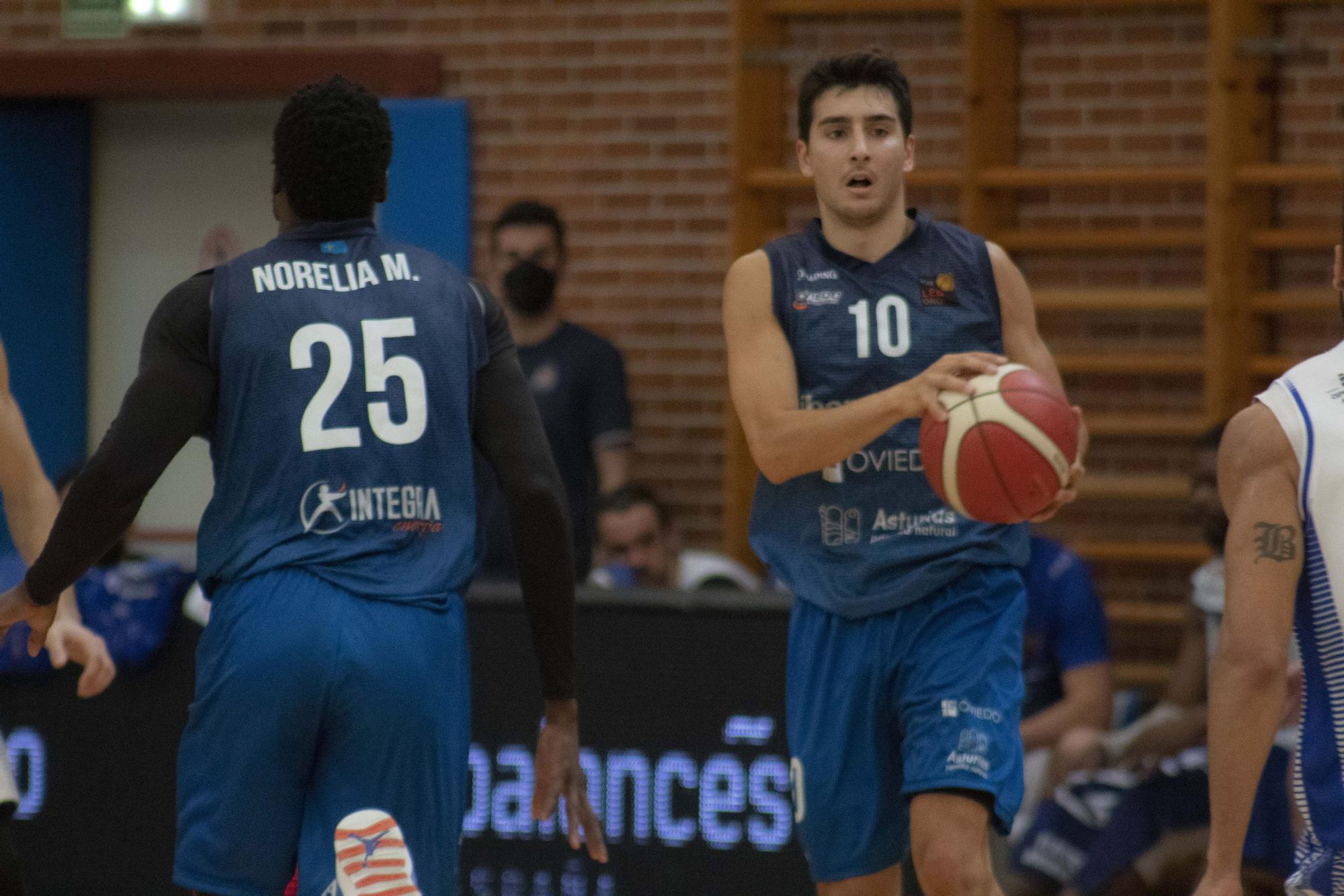 Las imágenes de la victoria del Liberbank Oviedo Baloncesto ante el Almansa que vale la clasificación para el play-off de ascenso a la ACB