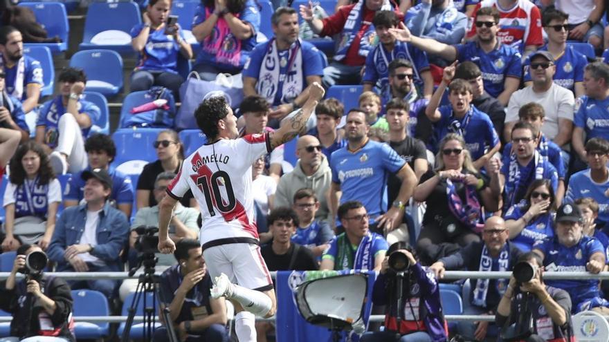 El Rayo alarga su fiesta europea y amarra la permanencia