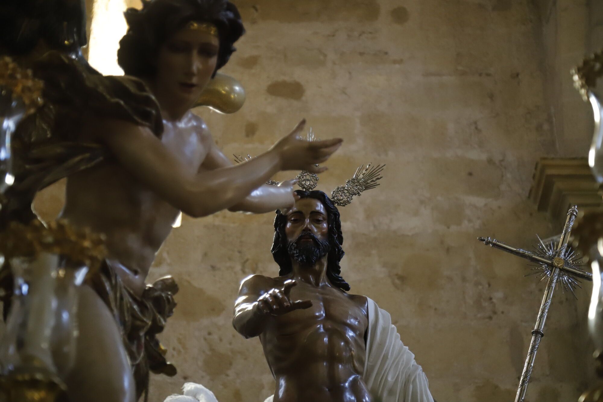 Córdoba  Previa y preparativos del Magno Vía Crucis Iglesia de Santa Marina Hermandad del Resucitado de Córdoba