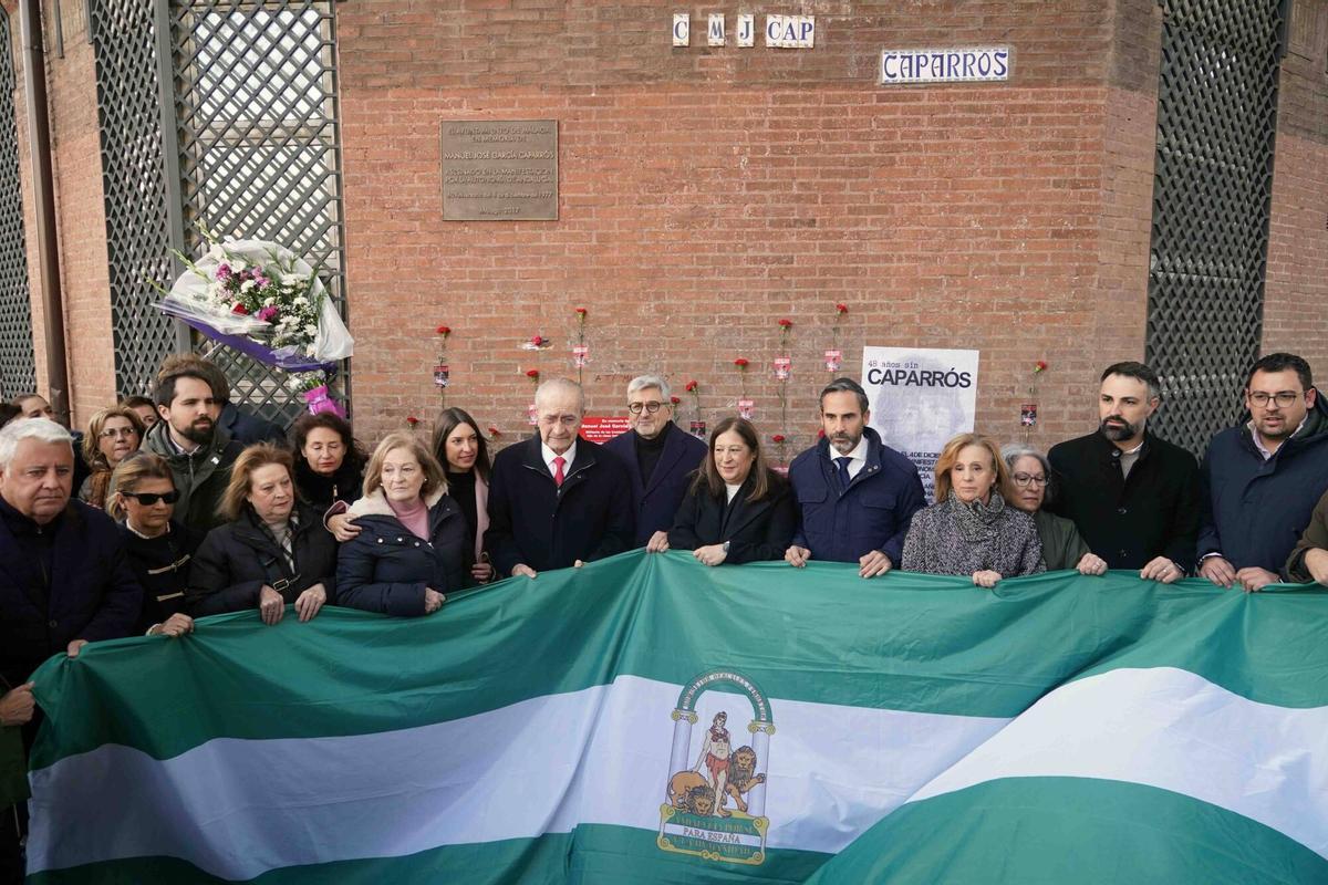 Homenaje a Manuel José García Caparrós en el aniversario de su muerte, el 4 de diciembre de 1977, a cargo de sus hermanas