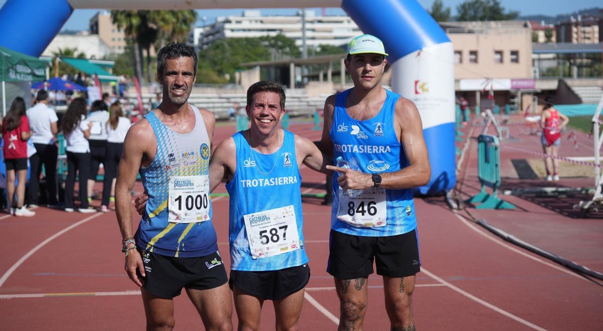 Diego de la Fuente, Diego Tirado y Jesús Alguacil, en la meta.