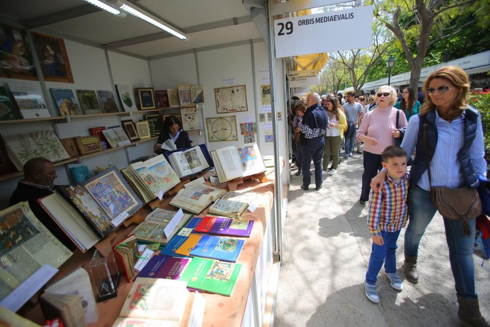 Un paseo por la 52ª Fira del Llibre de València