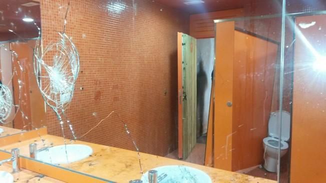 Vandalismo en unos baños públicos en San Fernando de Maspalomas