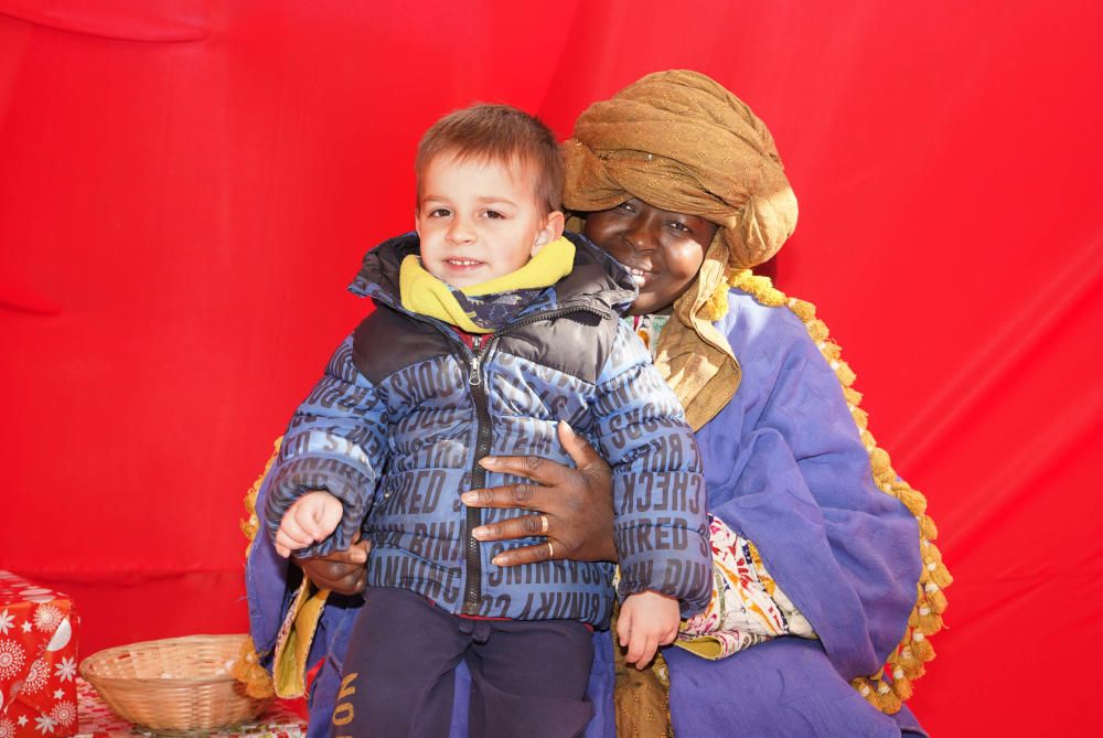 Els nens visiten el patge dels Reis Mags d'Orient - Fotos del 2 de gener de 2020