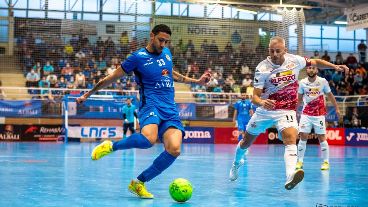 Miguelín, de ElPozo Murcia, durante un tramo del partido.