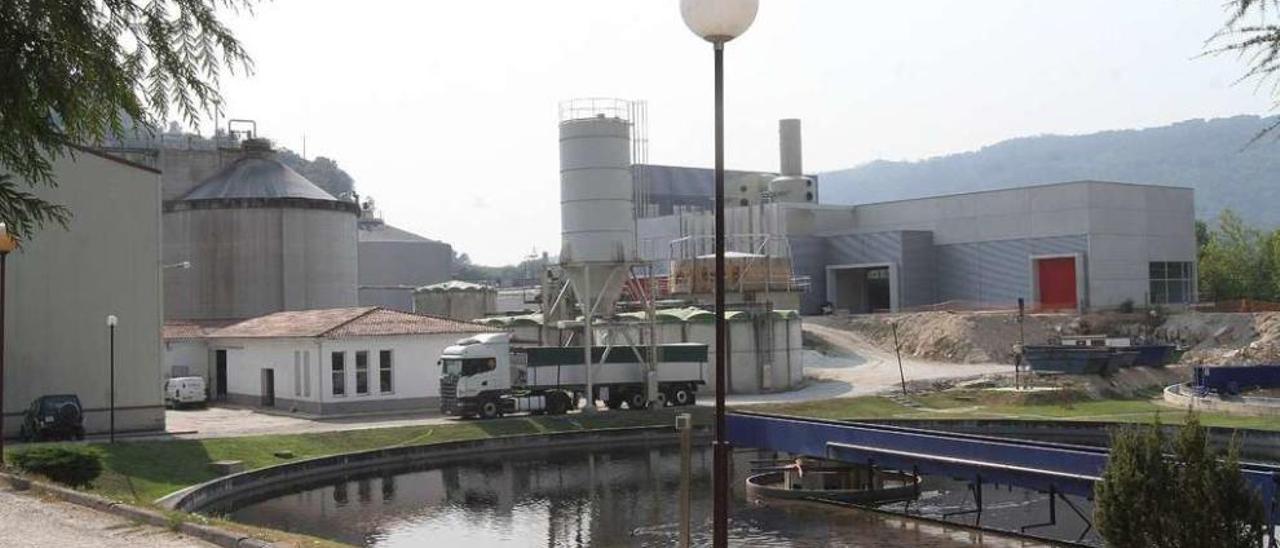 La nueva estación depuradora, justo al lado de la actual que será objeto de demolición, en la zona de Reza. // Iñaki Osorio