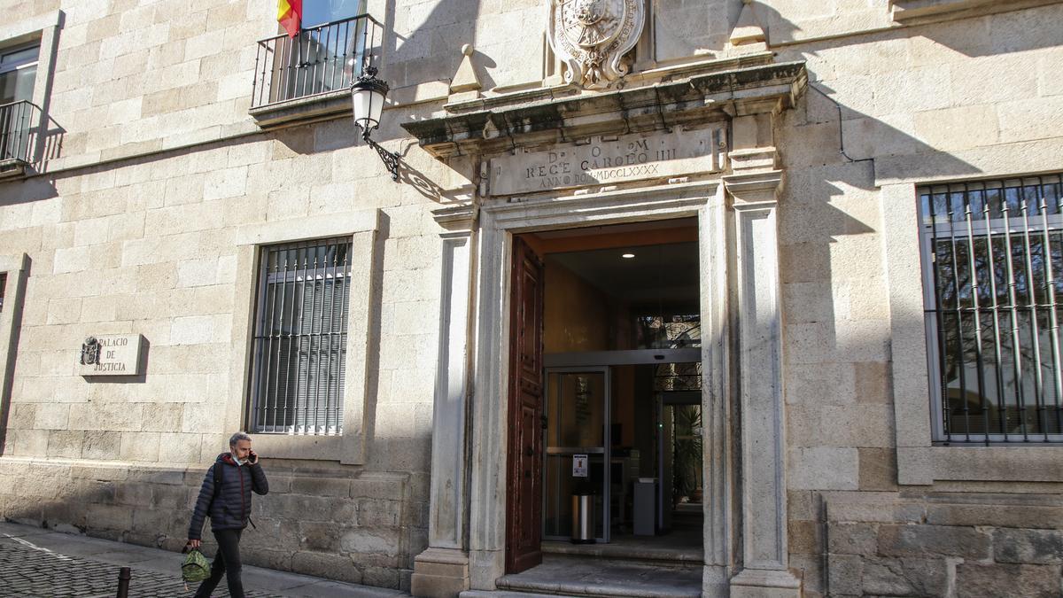 El Tsjex Confirma Una Condena De 16 Años De Cárcel Por Maltrato En Cáceres El Periódico