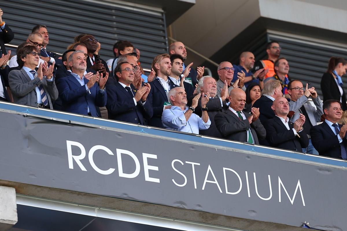 Alan Pace, presente en el palco del RCDE Stadium