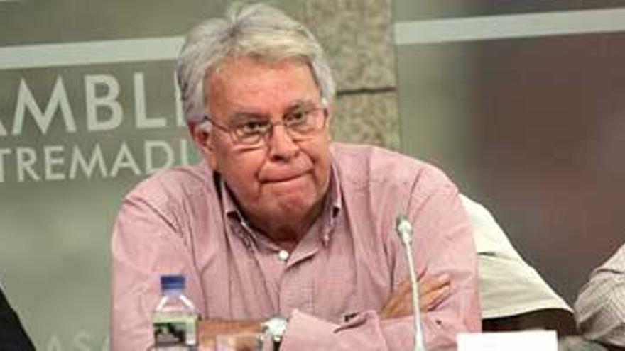 Felipe González propone vincular el salario a la productividad