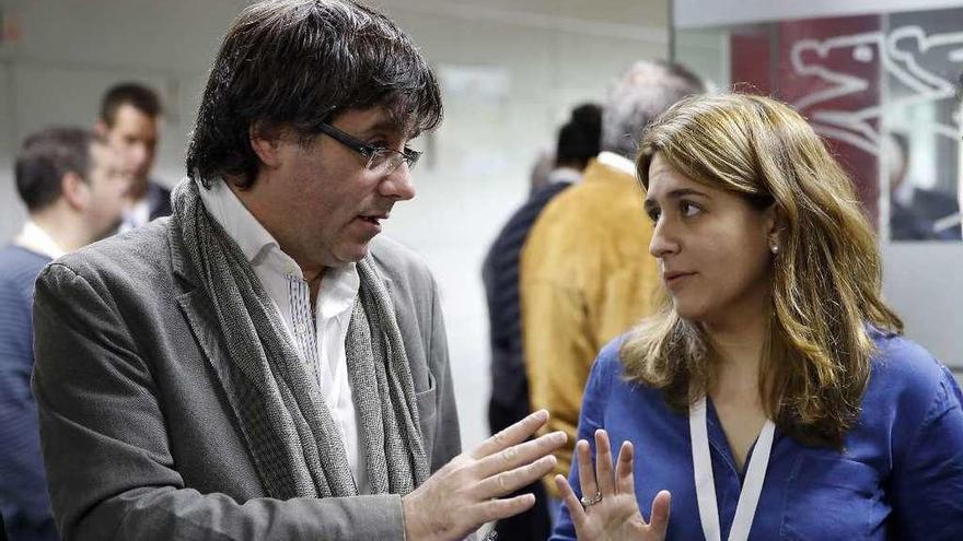 El Gobierno admite que celebra contactos para desatascar la situación en Cataluña