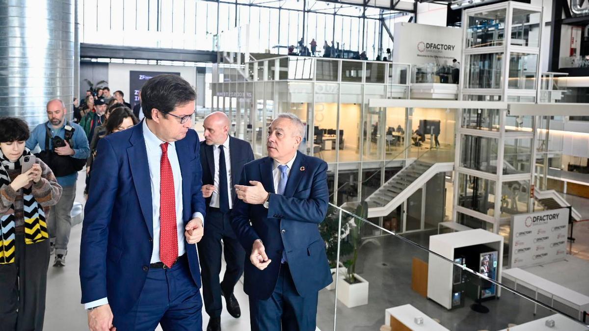 López y Navarro durnte la visita
