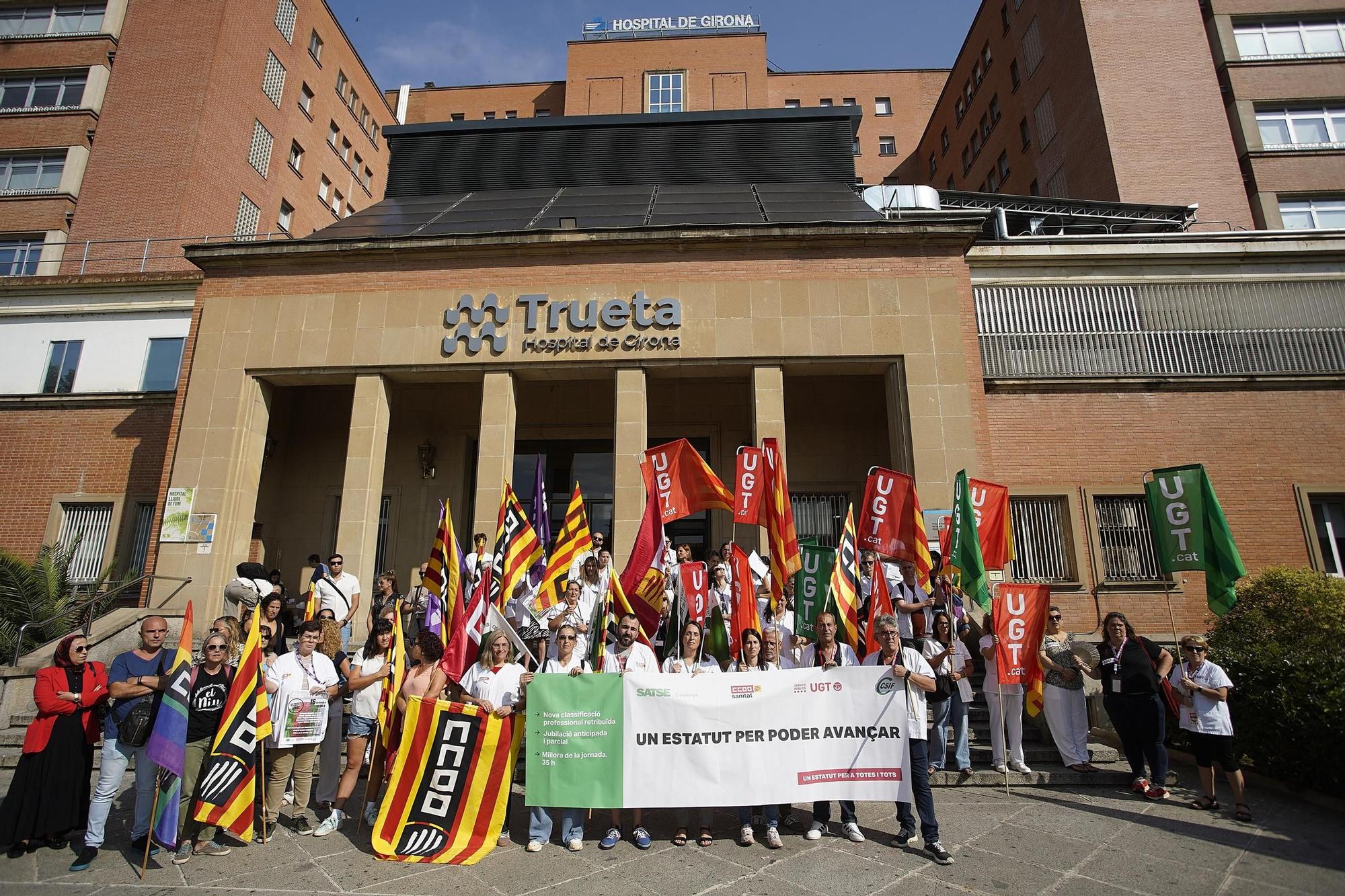 Les fotos de la protesta dels sanitaris gironins per tenir millores laborals