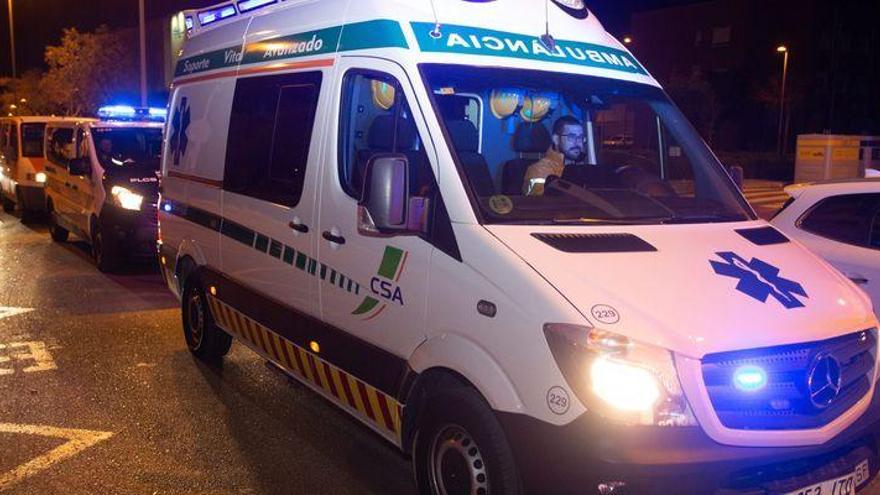 Así trabaja el personal de ambulancias que traslada 
a los enfermos de coronavirus en Castellón
