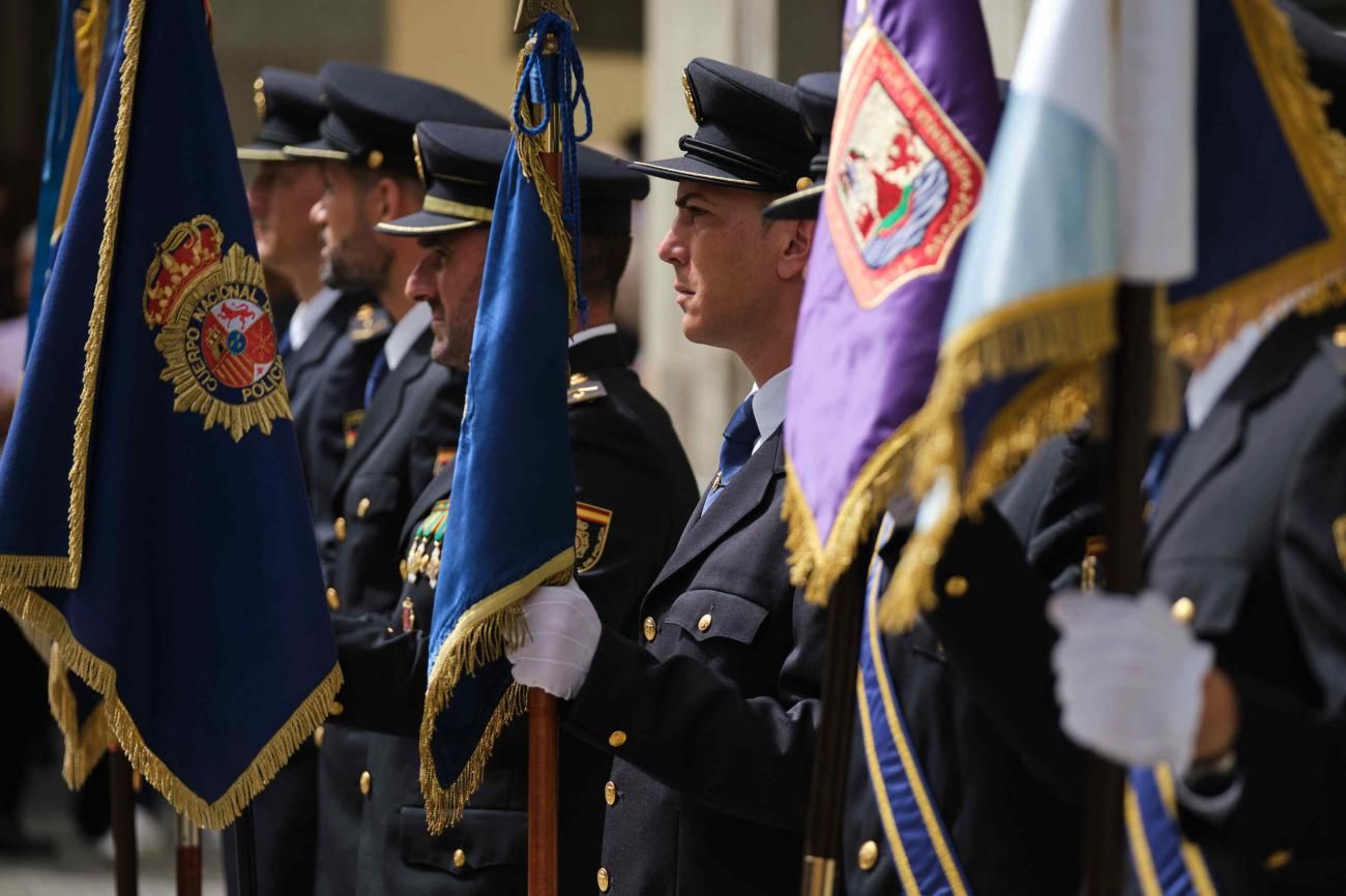 Acto Institucional de la Policía Nacional en el Teatro Guimerá