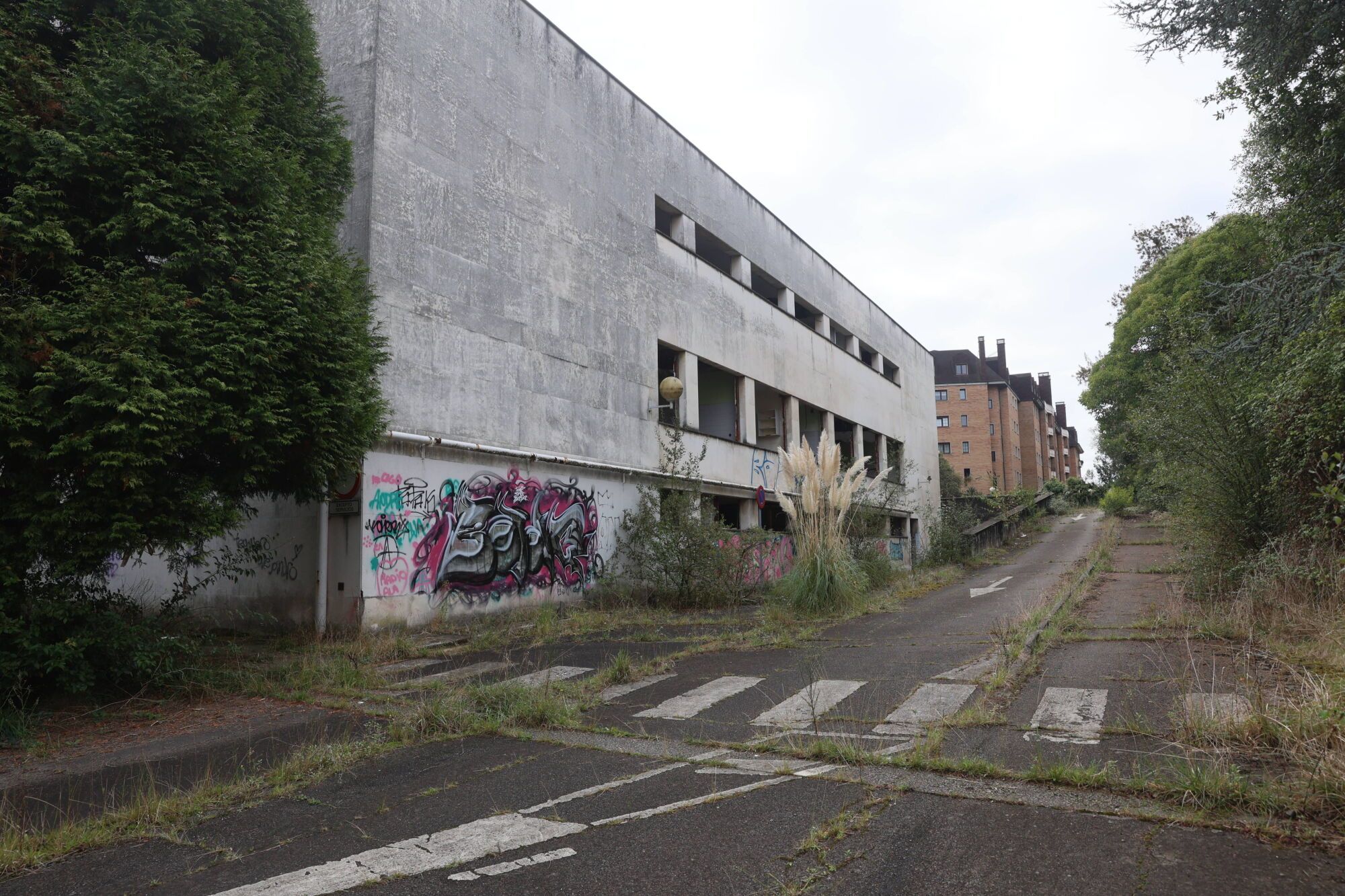 Viejo HUCA. Recorrido por cómo está el viejo hospital.