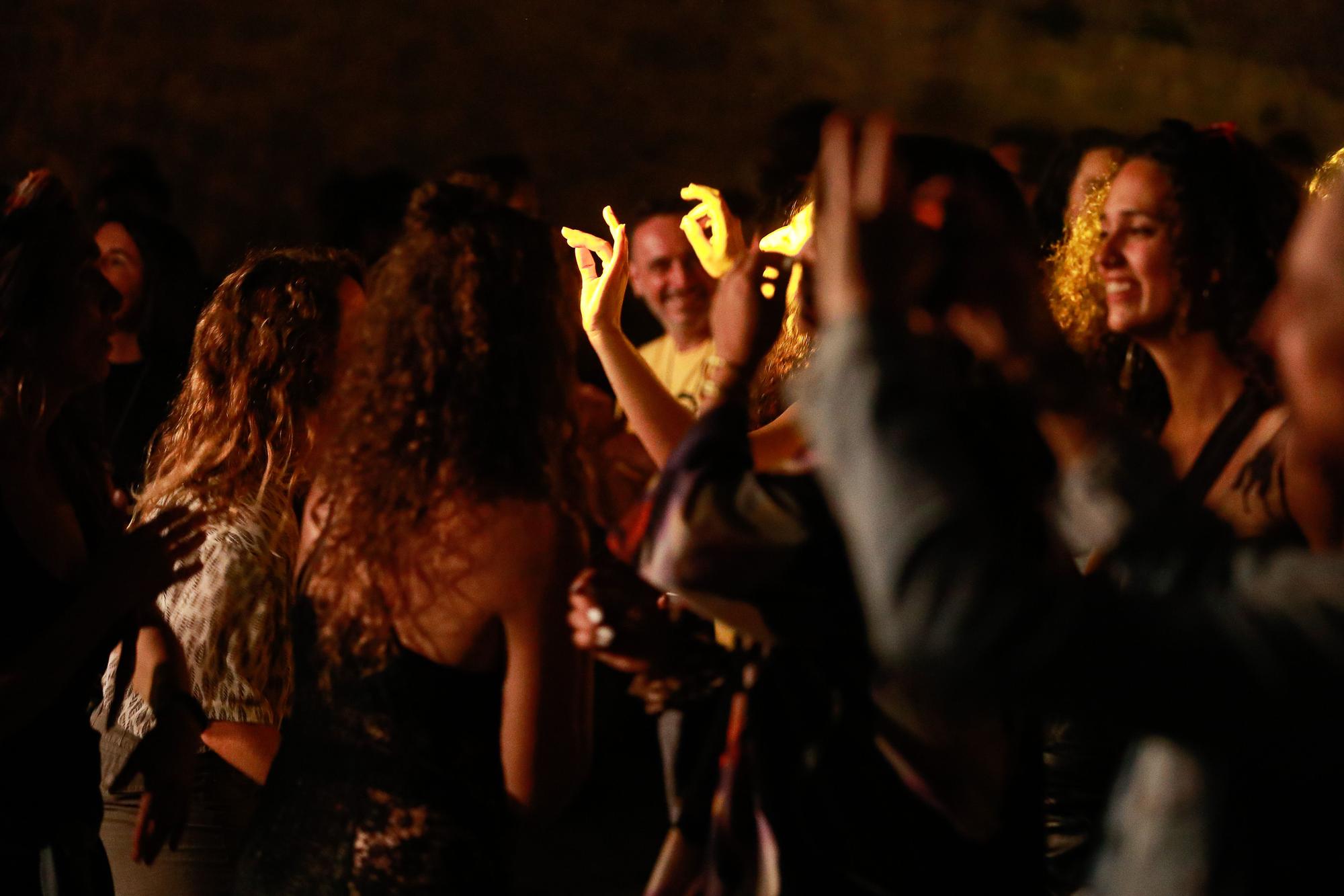 Mira aquí todas las imágenes de los grupos Los 300 y Eskorzo en el Festival Sueños de Libertad de Ibiza