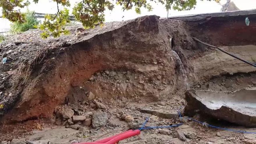 El reventón de una tubería inunda el hotel Río de Badajoz