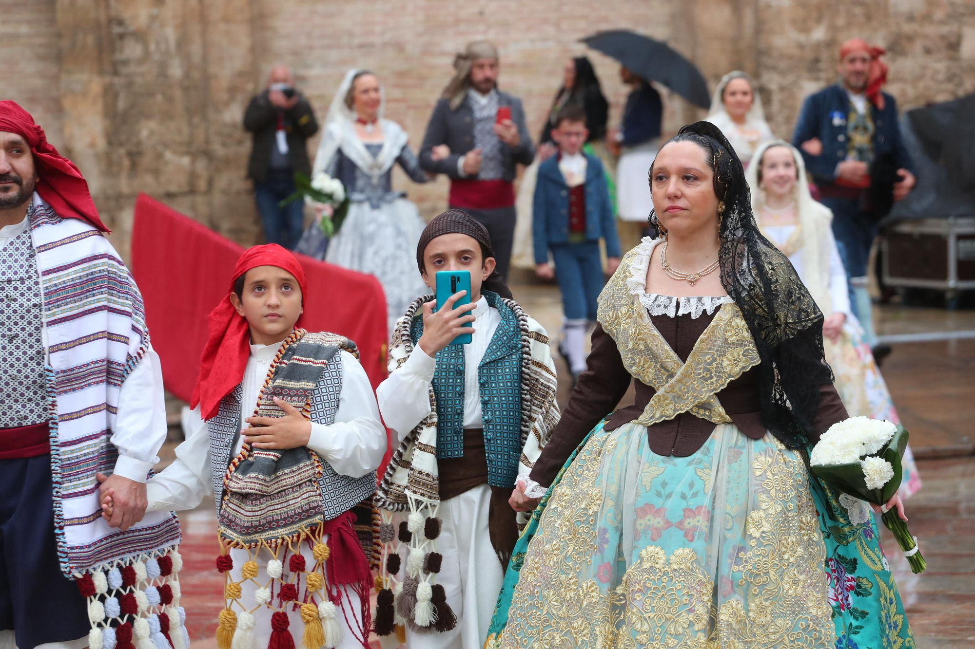 Búscate en el primer día de ofrenda por la calle de la Paz (entre las 15:30 a las 17:00 horas)