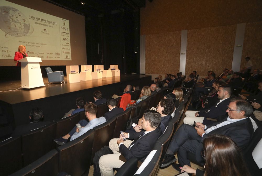 Encuentro empresarial en Sagunt organizado por ASECAM. Recepción y mesa redonda.