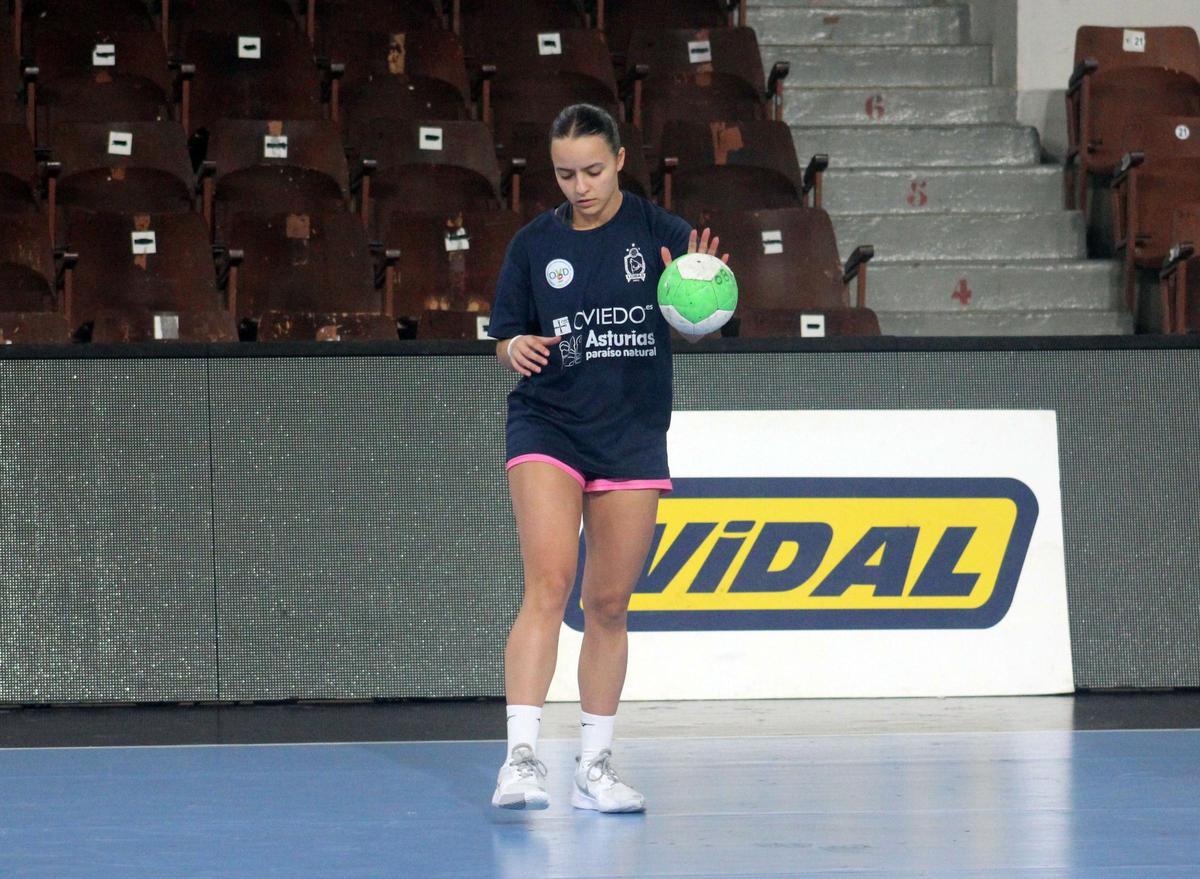 Jimena Merino, durante un calentamiento.