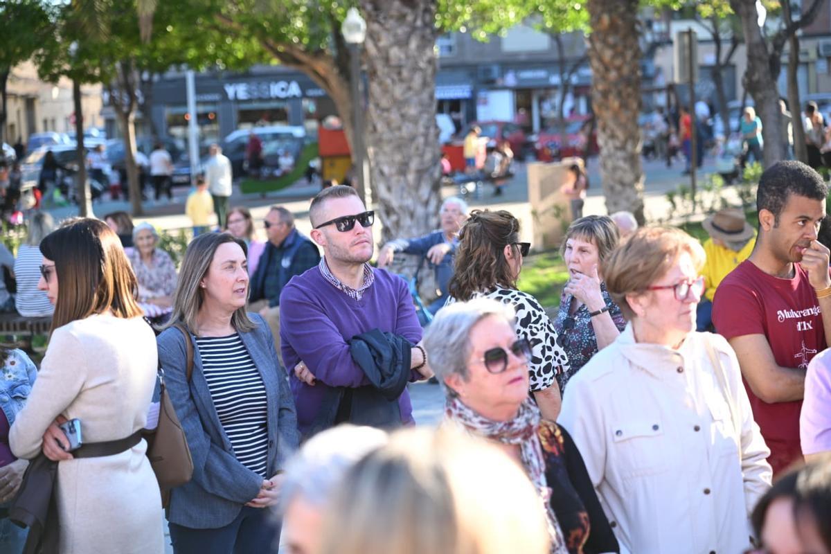 Así ha sido la protesta de 24 colectivos en Elche contra la moción antiaborto de Vox apoyada por PP Así ha sido la protesta de 24 colectivos en Elche contra la moción antiaborto de Vox apoyada por PP