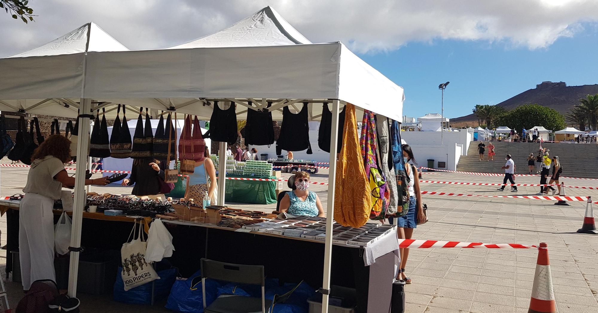 El Mercadillo de Teguise reabre en la Plaza de La Mareta