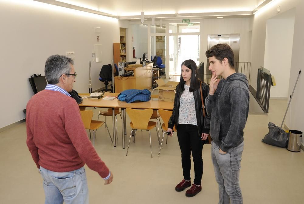 Lalín estrena nueva biblioteca // Bernabé/Javier Lalín