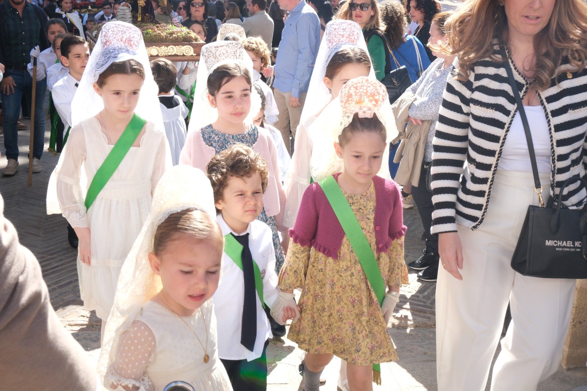 Concentración de tronos chicos en Antequera