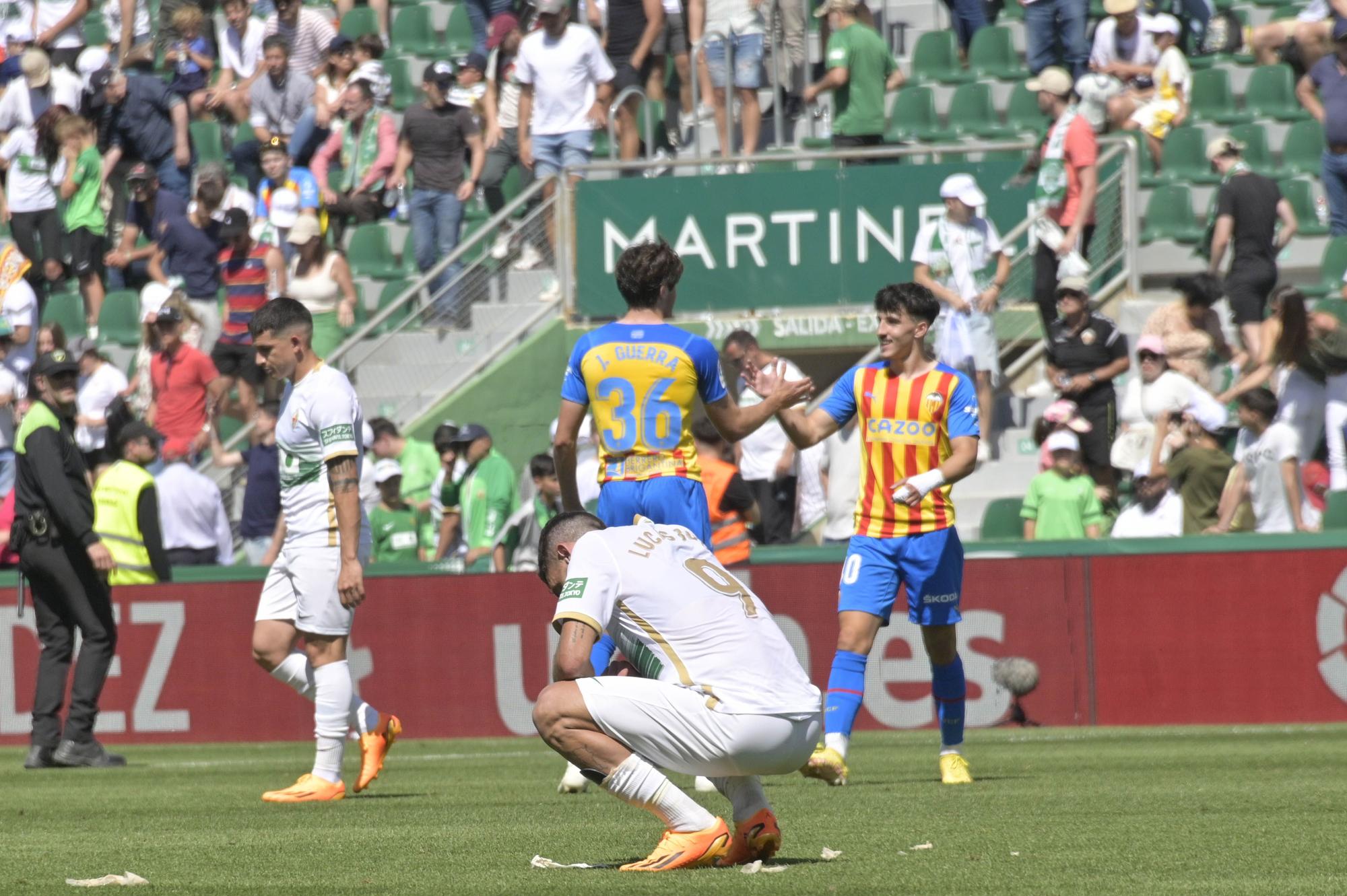 El Elche pone la alfombra al Valencia (0-2)