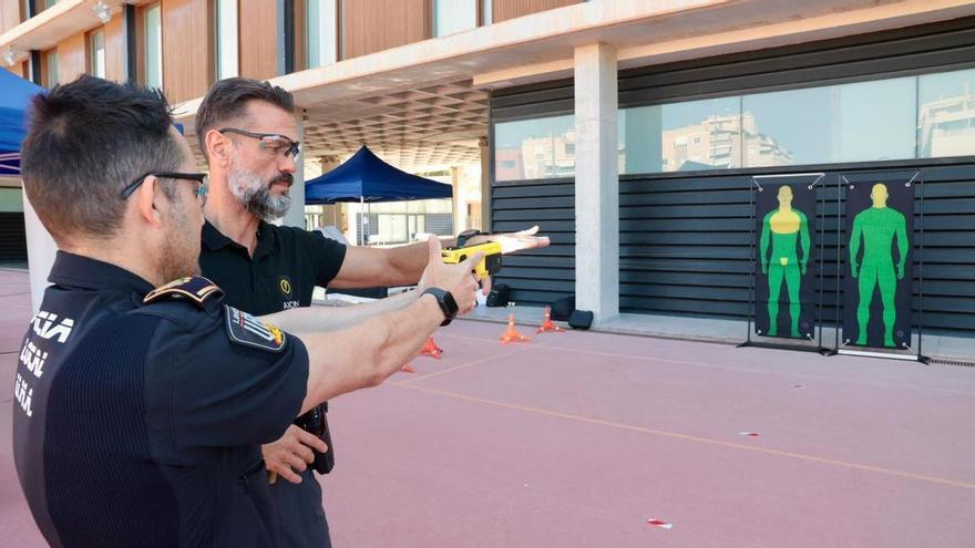 Elche preparará en 2027 el colegio Carlos III como escuela policial y de emergencias que descongestione la Jefatura