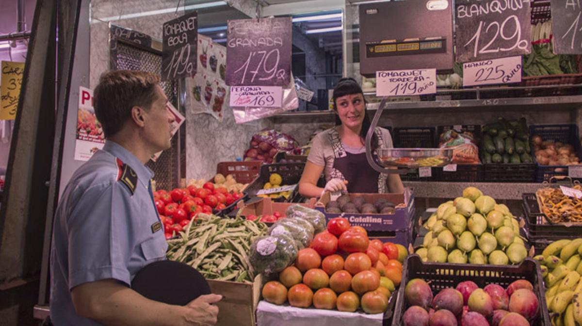 Districtes: Els veïns roden els ’Consells de seguretat’ amb els Mossos.