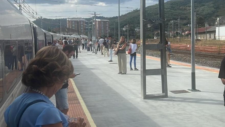Nueva incidencia en la alta velocidad desde Madrid: más de dos horas de demora para llegar a A Coruña