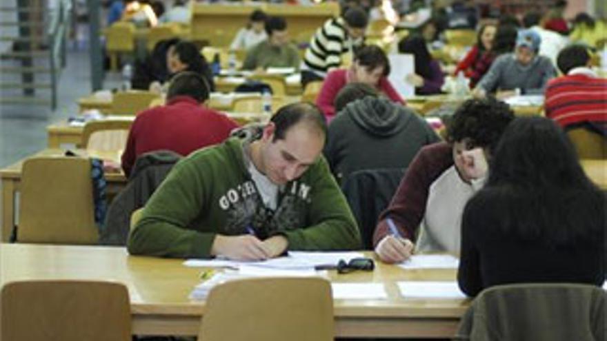 Casi el 50% de universitarios proceden de otras provincias