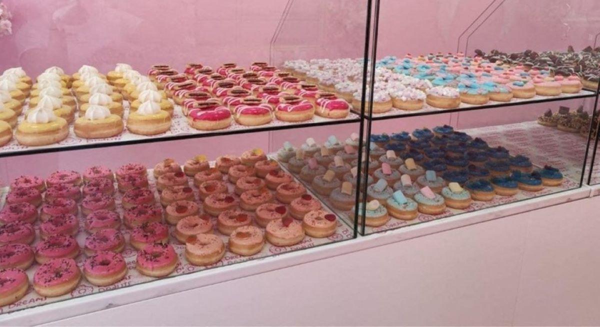 Los clientes pueden personalizar sus donuts completamente en tres pasos