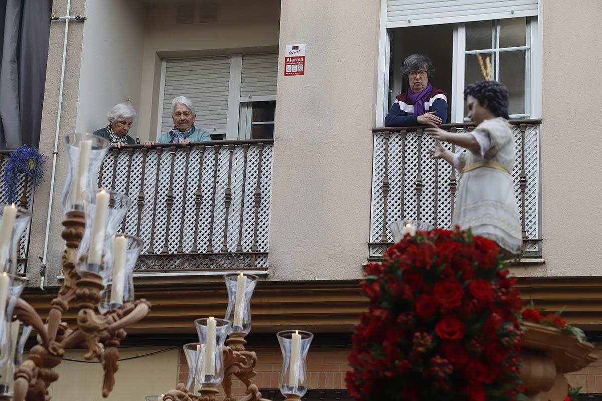 El Niño Jesús de la Estrella recorre las calles de Huerta de la Reina El Niño Jesús de la Estrella recorre las calles de Huerta de la Reina
