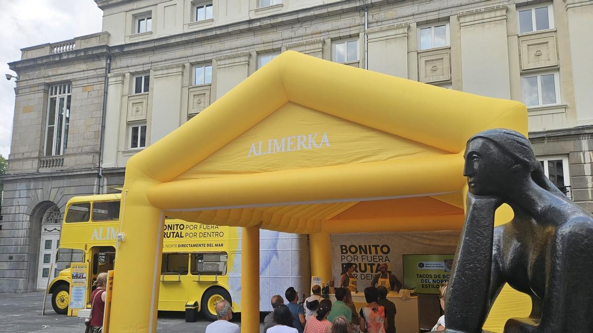 Oviedo acogió una nueva parada de la gira del Bonito del Norte de Alimerka