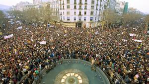 Una imagen de la multitudinaria manifestación contra la guerra de Irak en Barcelona.