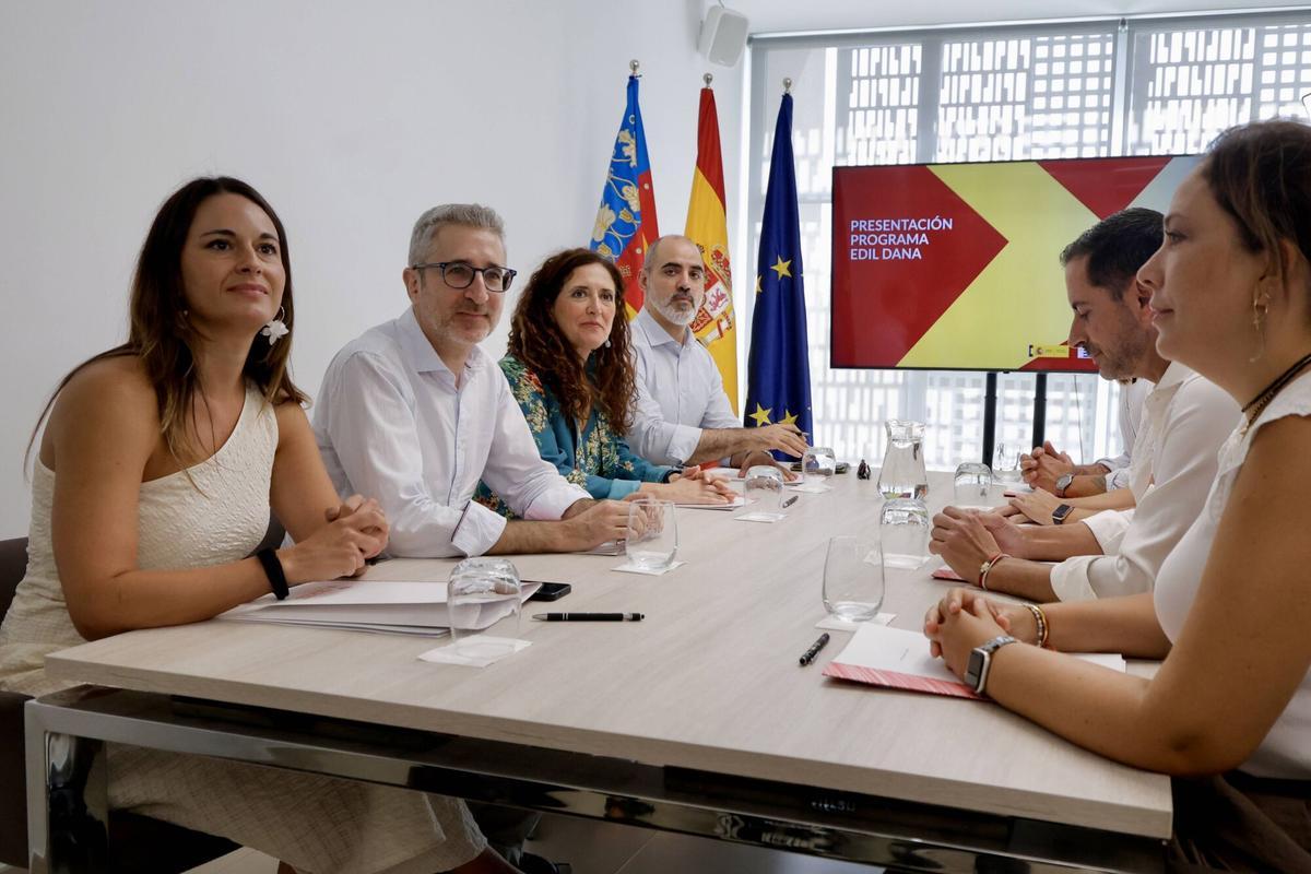 Valencia. El Gobierno de España ha anunciado en Mislata la resolución de una nueva convocatoria de fondos europeos reprogramados para reforzar la resiliencia climática de los municipios afectados por la dana 11.00 horas.- En Mislata (Valencia), el ministro de Hacienda, Arcadi España, presenta los programas EDIL DANA para paliar los efectos de las riadas de octubre de 2024 y prevenir futuros desastres naturales. A esa hora se reunirá con el alcalde, Carlos Fernández Bielsa, y otras autoridades. A las 11.20 atiende a los medios. Centro Sociocultural 'La Fábrica' del Ayuntamiento. Sobre las 11.40 horas, visitará la avenida Gregorio Gea y la Plaza Mayor, que se reformará con fondos EDIL DANA. VLC