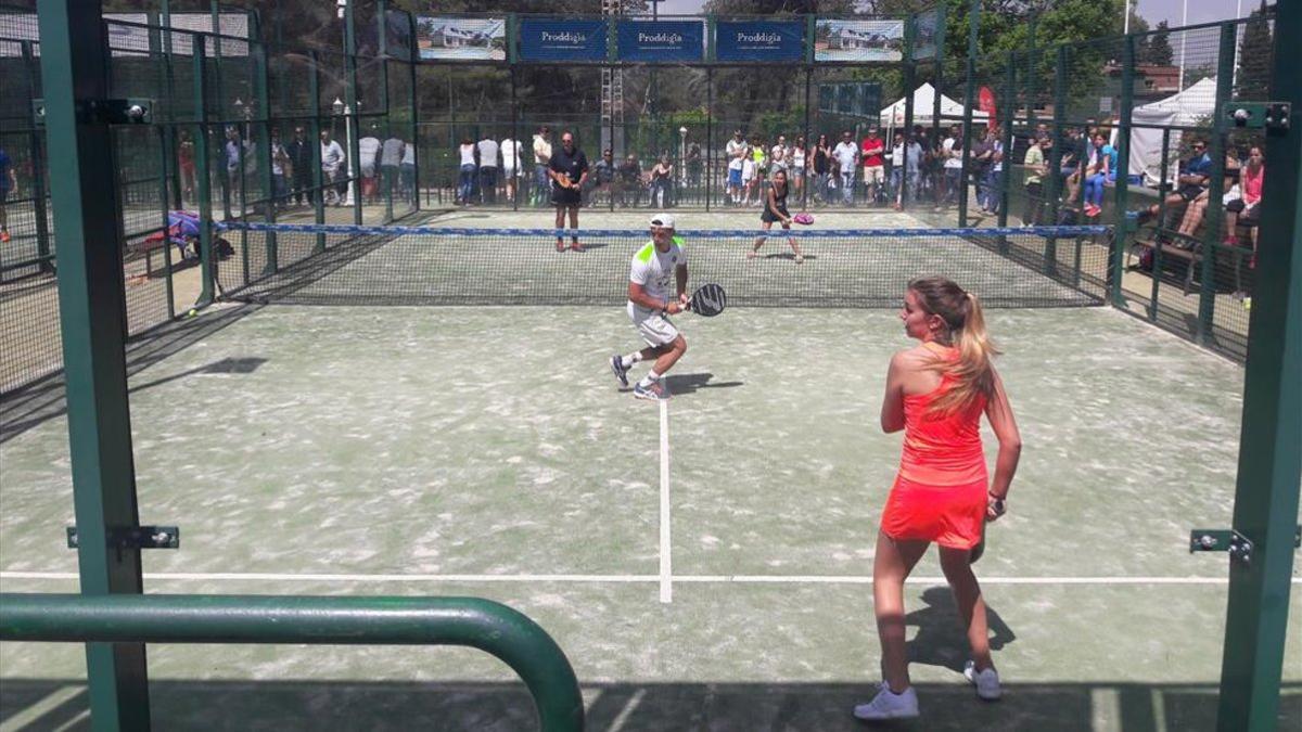 Torneo benéfico ROSAWEEK de padel en el Club Tenis Natación Sant Cugat.