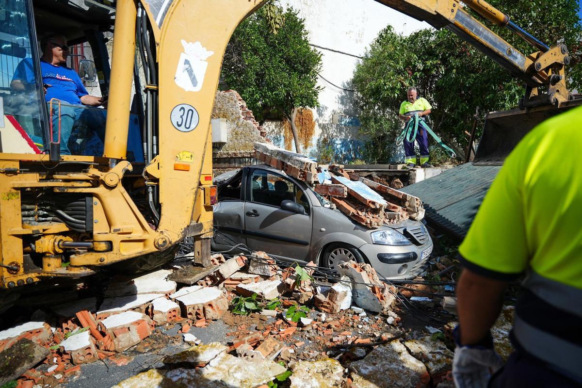 Archivo - Incidencias provocadas por el tornado en Gibraleón (Huelva) del 29 de octubre de 2025