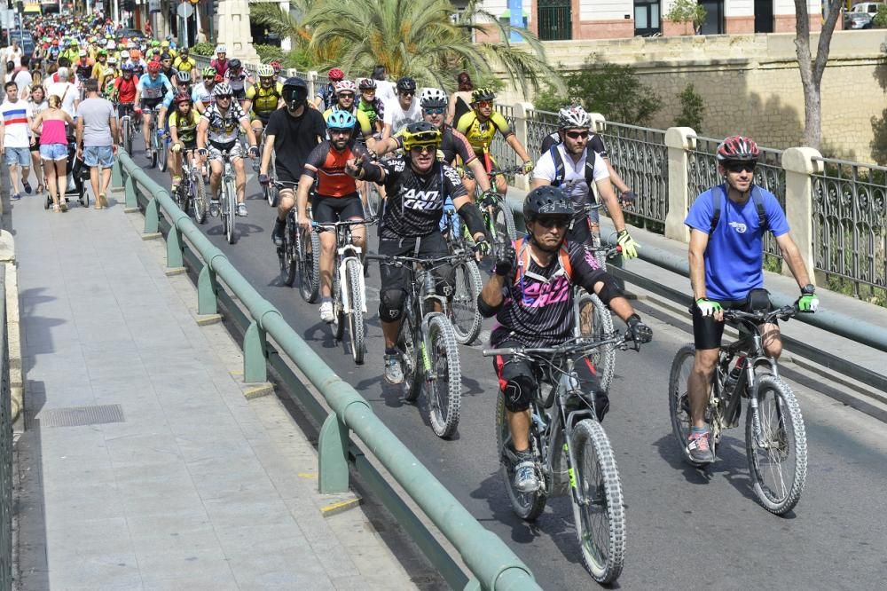 Marcha ciclista contra las multas del Seprona