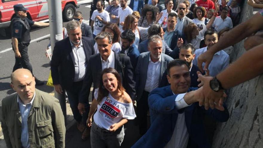 Foto de acto de campaña de Pedro Sánchez en Ofra.