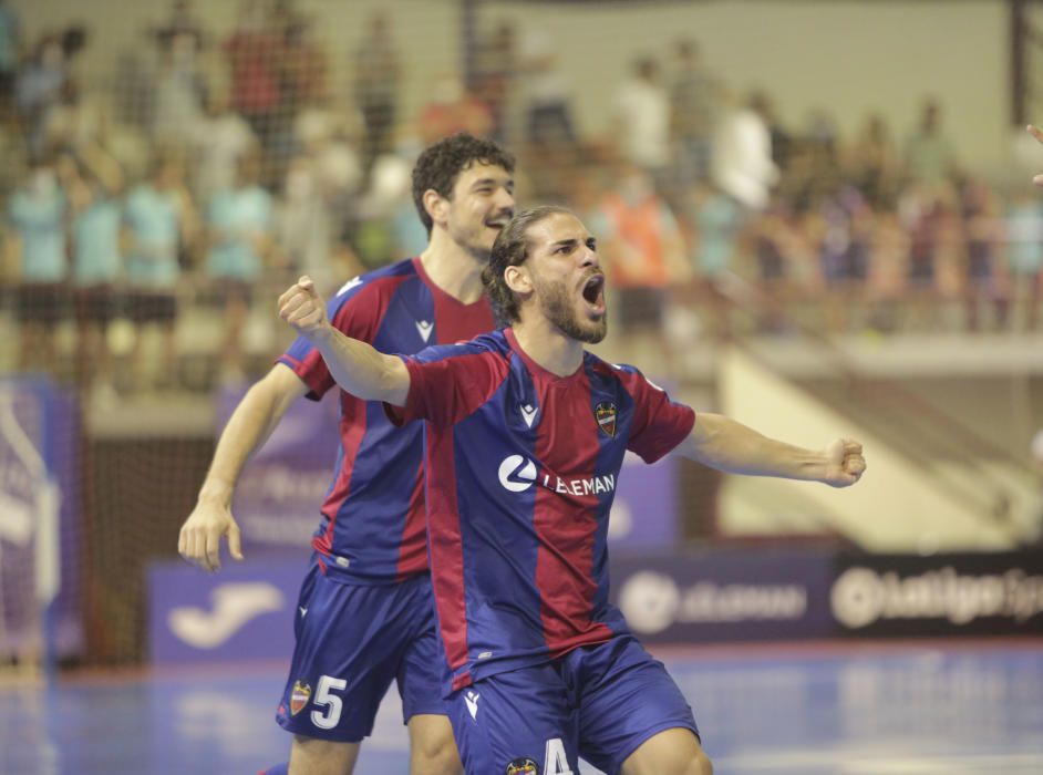 Levante - Valdepeñas: Las mejores fotos del duelo